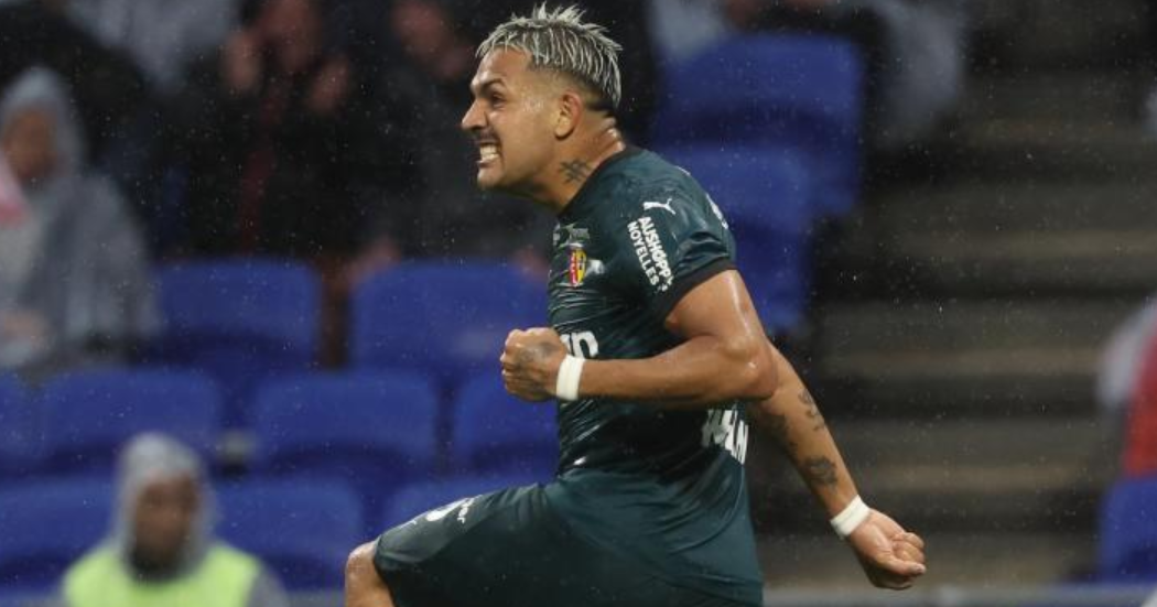 Facundo Medina rassure les supporters : le défenseur argentin confirme vouloir rester au RC Lens